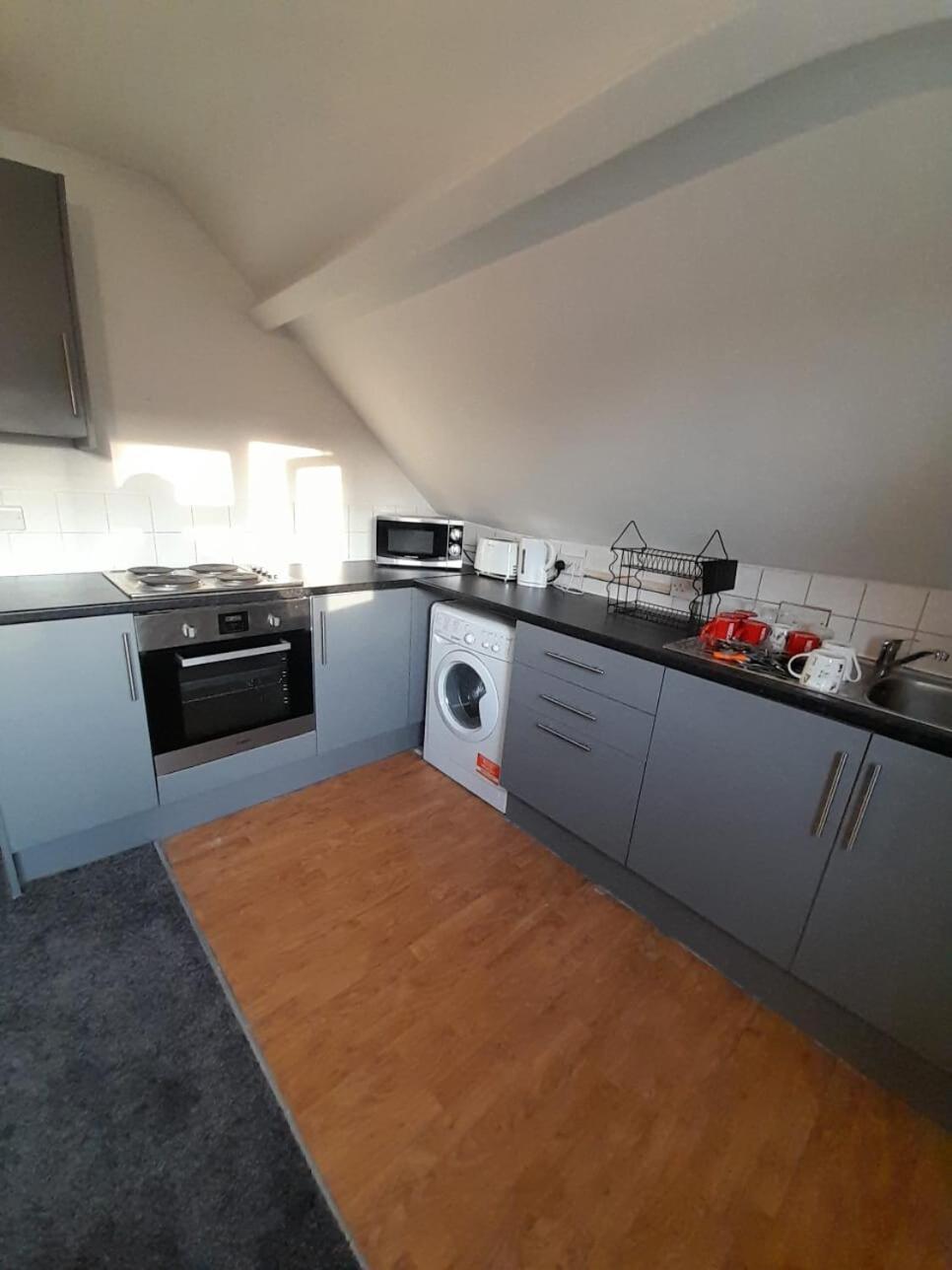 Entire Victoria Park Cardiff Apartment With Free Street Parking Bus 17 And 18 Direct To Cardiff City Centre, Fast Free Wi-Fi Экстерьер фото