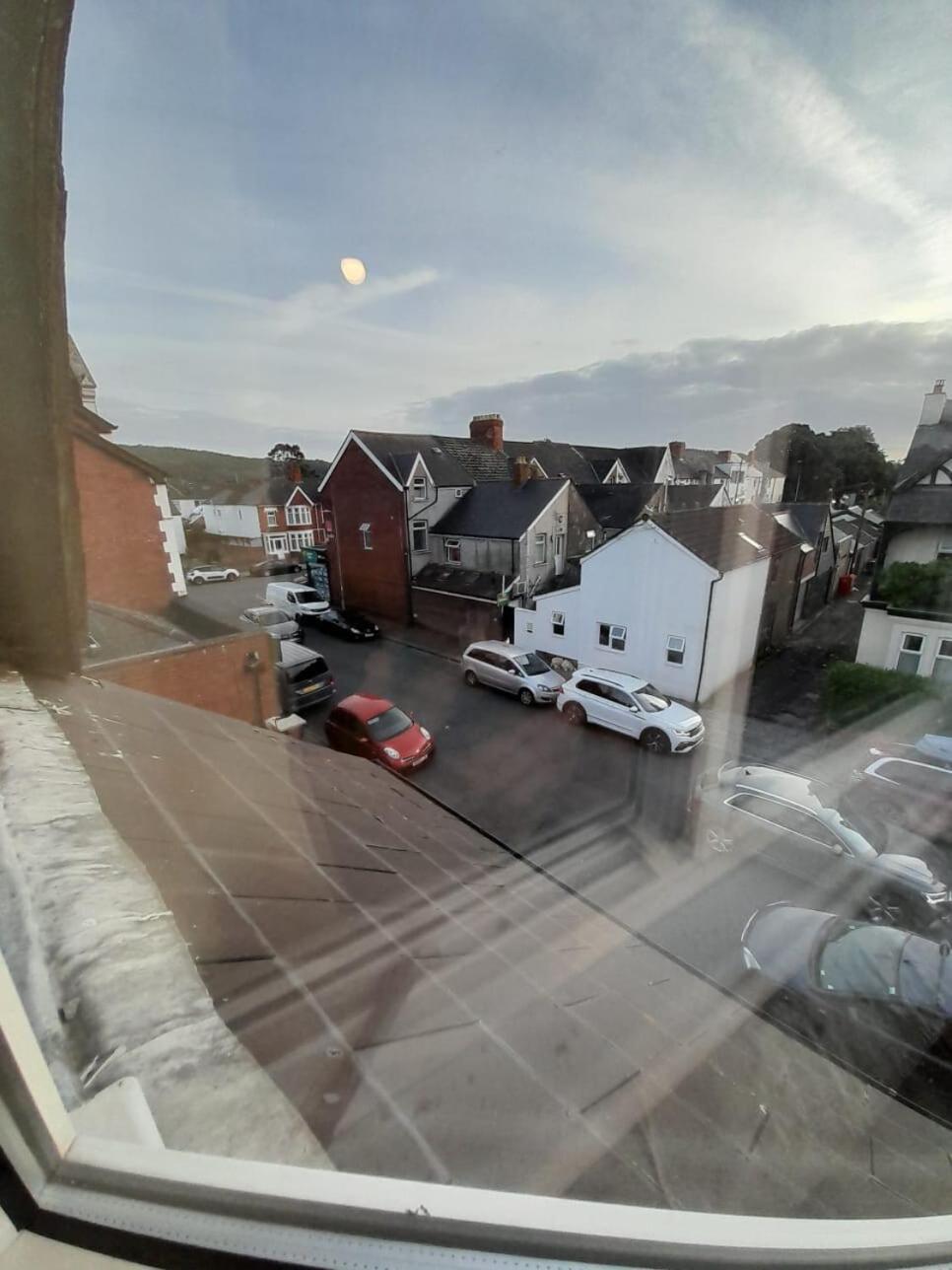 Entire Victoria Park Cardiff Apartment With Free Street Parking Bus 17 And 18 Direct To Cardiff City Centre, Fast Free Wi-Fi Экстерьер фото