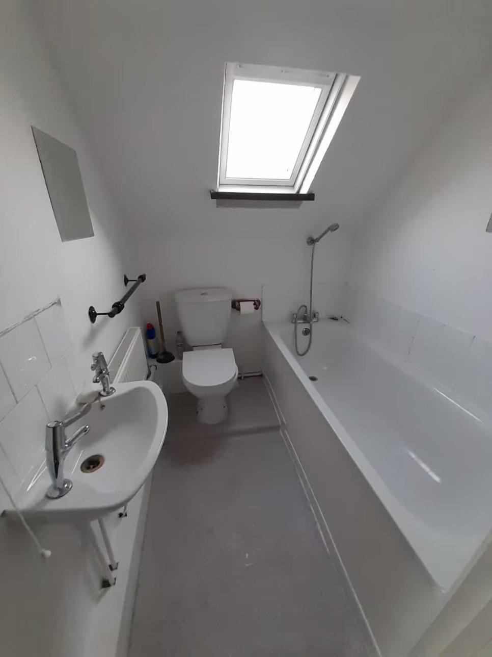 Entire Victoria Park Cardiff Apartment With Free Street Parking Bus 17 And 18 Direct To Cardiff City Centre, Fast Free Wi-Fi Экстерьер фото