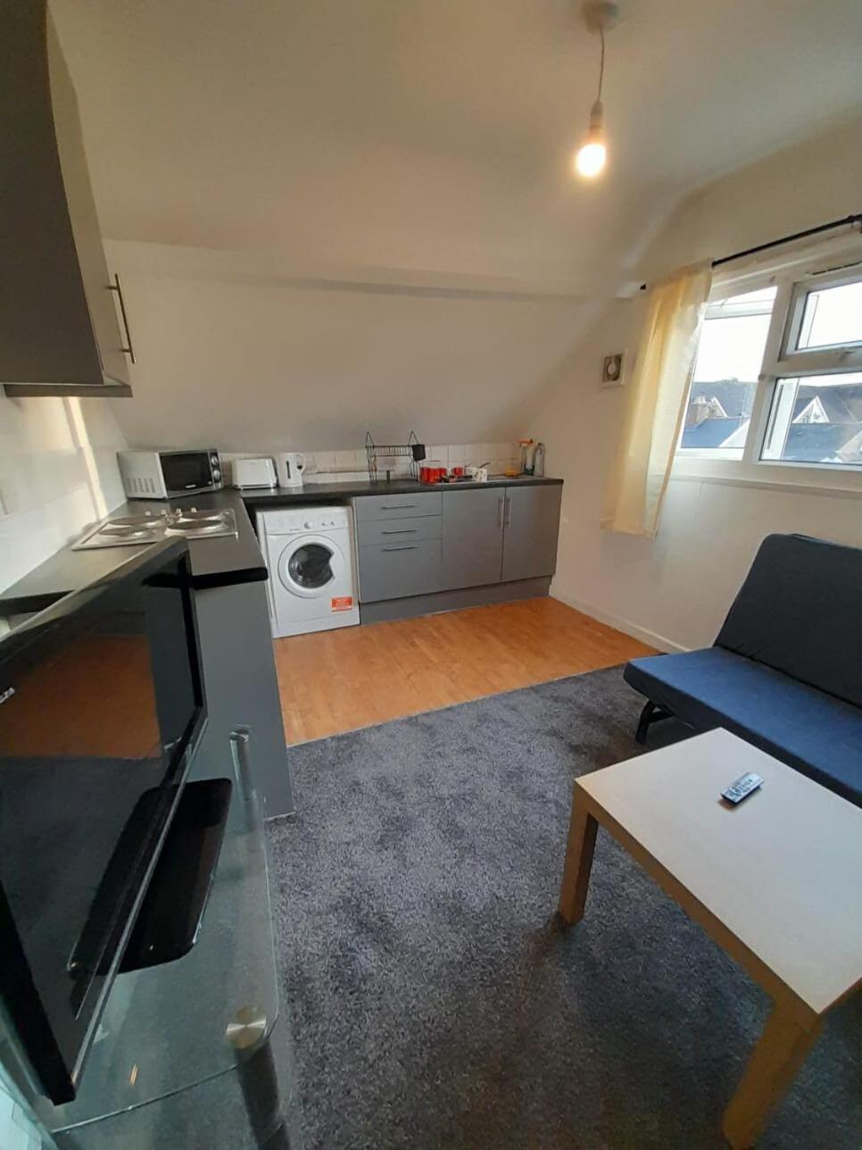 Entire Victoria Park Cardiff Apartment With Free Street Parking Bus 17 And 18 Direct To Cardiff City Centre, Fast Free Wi-Fi Экстерьер фото